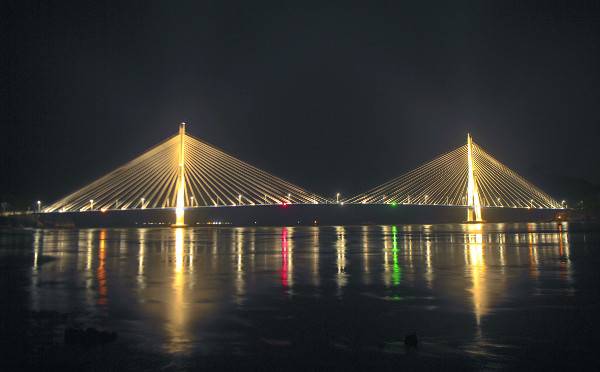 임자도 진리선착장 인근에서 본 임자대교 야경.