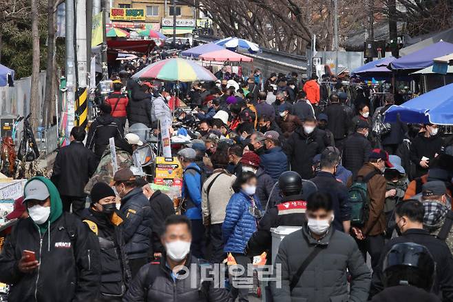 지난 7일 서울 종로구 한 시장이 북적이고 있다. (사진=이데일리 DB)