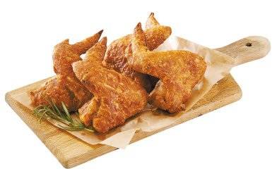 도미노피자는 든든한 한 끼 식사를 즐길 수 있도록 다양한 사이드디시만으로 구성한 ‘점저팩 세트 3종’을 새롭게 선보였다. 왼쪽부터 통날개 치킨, 포테이토 샐러드. 블랙 슈림프 스틱.  [사진 도미노피자]