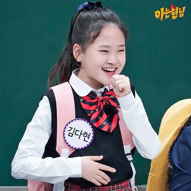 Miss Trot 2 TOP7 will appear on Knowing BrosOn March 25, JTBC entertainment Knowing Bros said through the official SNS account, Miss Trot 2 TOP7!! I can not miss this week.This week (Saturday) at 9 pm, with the article, several field still cuts were released.The photo shows the singer Yang Ji-eun, Hong Ji-yoon, Kim Dae-hyun, Kim Tae-yeon, Kim Eui-young, Star Love, and Eun-eun who visited the Brothers School singing or showing off their charm.They are from the TOP7 TV Miss Trot 2, which ended on March 4, and have recently produced a big topic for each performance.Previously, Miss Trot 2 TOP7 appeared in the news that it was noticed.For the first time, I am wondering what the TOP7 members who appeared in Knowing Bros as a complete body would have done.Meanwhile, Knowing Bros, starring Miss Trot 2 TOP7, will be broadcast on Saturday, March 27 at 9 pm.