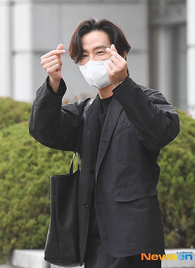 Actor Kwon Yul-yul poses after having a drama script reading schedule at KBS annex in Yeouido-dong, Yeongdeungpo-gu, Seoul on the afternoon of March 26th.
