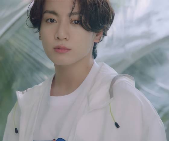 방탄소년단 정국, 싱그러움 한도 초과..미소년 아련한 눈빛 '설렘♥'