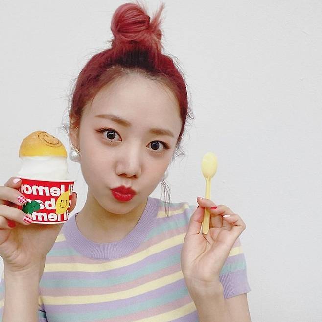 Apink Kim Nam-joo has been a fresh charm with her hair up.Kim Nam-joo uploaded three photos to her Instagram on March 29 with ice cream and candy emojis.Kim Nam-joo in the photo winks with donuts; Kim Nam-joo thrilled fans with a V-line that was humiliating even for the Olympian.The netizens who saw this responded such as My sister is a full-fledged love boy and Is not this a spoil?Kim Nam-joo debuted to Apink in 2011; Apink, to which Kim Nam-joo belongs, was I dont know, my my, Mr.They released Chu, LUV, To Let Me Tear, No One, and Dumhdurum.