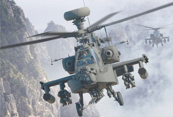 미국 보잉사의 최신형 대형공격헬기 아파치 가디언 AH-64E. 2028년까지 36대가 추가 도입되면 모두 72대 4개 대대 아파치헬기 부대를 운용, 미국에 이어 아파치부대 최강국이 된다. 보잉사 제공