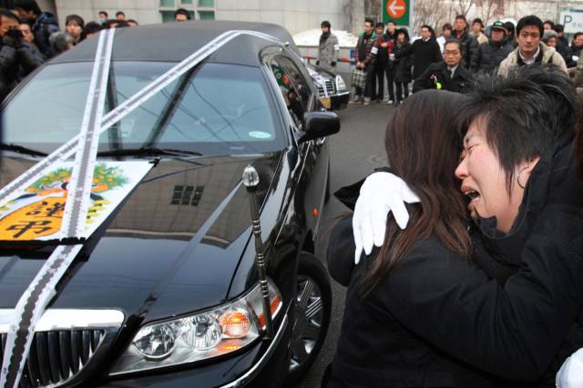 ▲ 2010년 1월 용산참사 희생자의 장례식이 치러졌다. 시신은 1년간 냉동고에 있어야 했다. ⓒ프레시안(최형락)