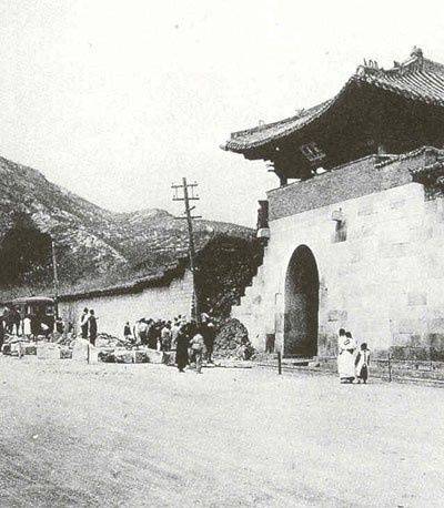 일제의 영추문 철거 당시