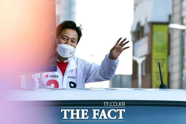 유세장에 나타난 오세훈 국민의힘 서울시장 후보.