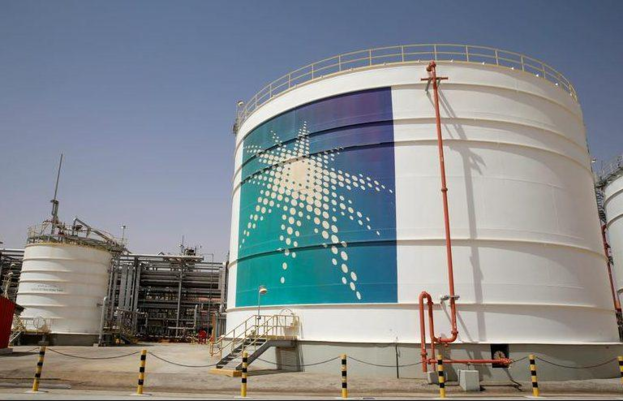 사우디아라비아 샤이바 유전에 위치한 아람코의 석유탱크. /로이터 연합뉴스