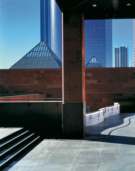 MOCA Los Angeles, photo courtesy of Yasuhiro Ishimoto /pritzkerprize