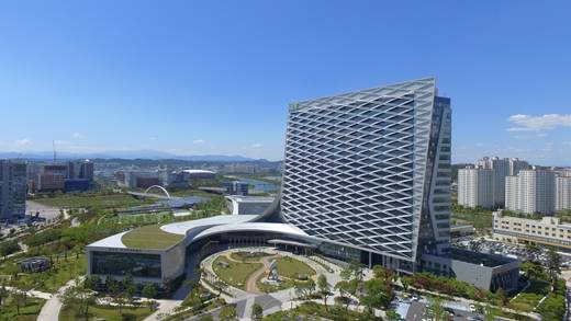 한국토지주택공사(LH)는 경기권에 '주택 및 상가건물 임대차분쟁조정위원회'와 '임대차상담센터'가 개소됐다고 알렸다. /사진제공=LH