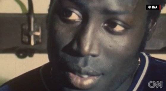 1970년 대 프랑스 전 축구 국가대표로 뛴 장 피에르 애덤스는 무릎 인대 수술 중 의료 사고를 당해 39년 째 깨어나지 못하고 있다. [CNN캡처]