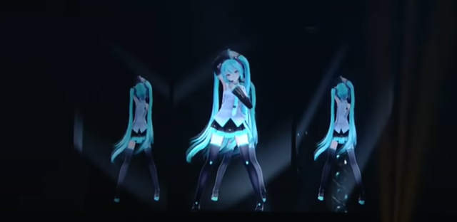 일본의 버추얼 아티스트 '하츠네 미쿠'가 오프라인 콘서트에서 공연을 하고 있다. 유튜브 캡처