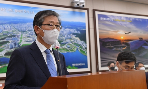 변창흠 국토교통부 장관은 2일 정부세종청사에서 진행된 산하 공기업 및 준정부기관 기관장들과의 간담회에서 "강도 높은 청렴대책을 시행하겠다"고 말했다. /사진=뉴스1