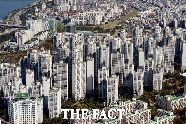 김상훈 국민의힘 의원은 12일 주택분 종부세 결정 자료를 토대로 지난해 종부세를 내는 1주택자가 지난 2016년 대비 4.2배 늘어났다고 밝혔다. /더팩트 DB