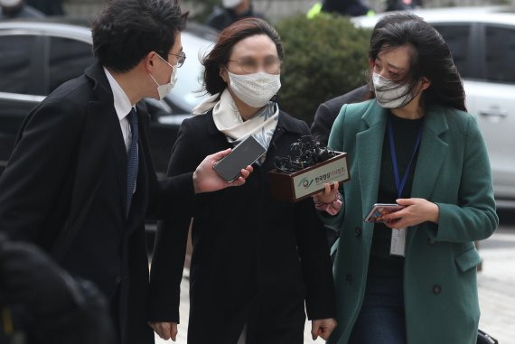 사모펀드 및 자녀 입시비리' 등의 혐의를 받는 정경심 동양대학교 교수/사진=뉴스1