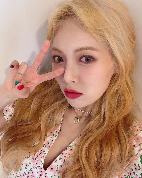 Singer Hyuna has emanated a refreshing appeal.Hyuna posted two photos on her Instagram account on Wednesday.In the photo, Hyuna is taking selfies in various poses, making the viewers feel good as well, and Hyuna showed a gentle smile and made them feel excited.Meanwhile, Hyuna released her new song Im Not Cool on January 28; she is currently in a public relationship with Singer Dunn, who is in the same agency.The two appeared as a special MC on the SBS entertainment program Ugly Our Little broadcast on the 28th of last month.Photo Hyuna SNS