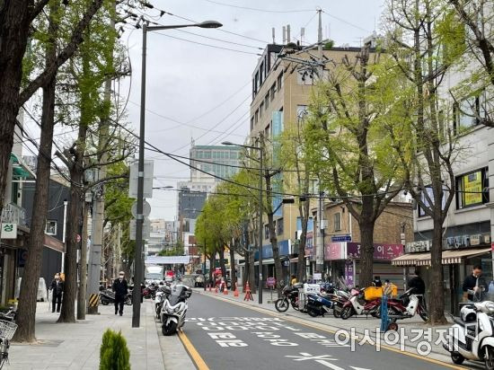 12일 오전 종로3가역 6번 출구 근처의 모습. 이날 만난 시민 대부분은 오세훈 서울시장이 당선될 수밖에 없었다는 반응을 보였다. 사진=김초영 기자 choyoung@asiae.co.kr