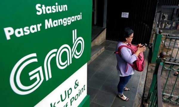 인도네시아 자카르타 기차역의 '그랩' 차량호출 표지판/ 로이터 연합뉴스