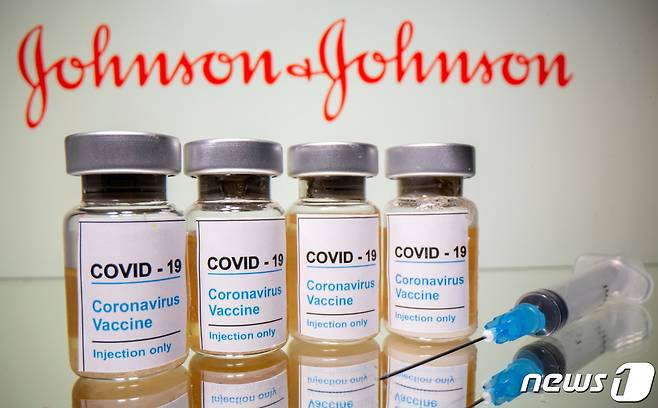 F미국 제약사 존슨앤드존슨(J&J) 자회사 얀센의 코로나19 백신.© 로이터=뉴스1