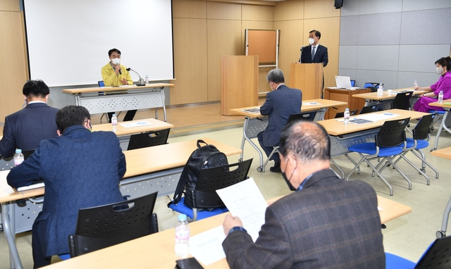 최근 하남시벤처센터에서 김상호 하남시장이 기업인들과 간담회를 진행하고 있다. (사진제공=하남시) *재판매 및 DB 금지