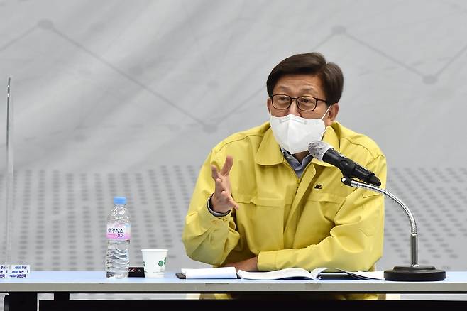 비상경제대책회의에서 발언하는 박형준 부산시장 [부산시 제공. 재판매 및 DB 금지]