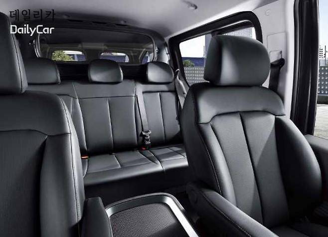 현대차, 스타리아 카고 5인승 실내 </figcation>