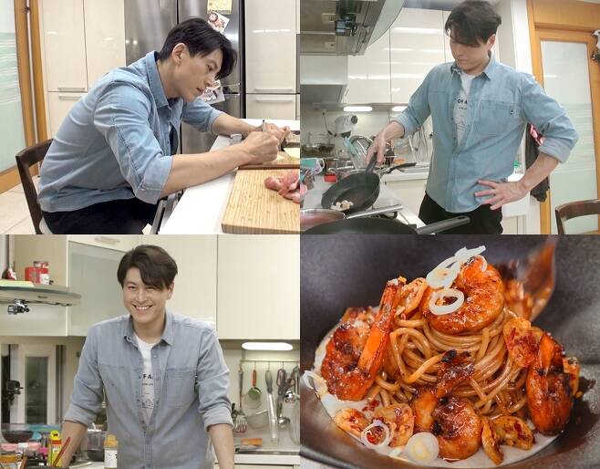 Stars Top Recipe at Fun-Staurant Ryu Soo-young transformed into Jekyll Anne Hyde Doctorate.KBS 2TV entertainment program Stars Top Recipe at Fun-Staurant broadcasted on the 16th will reveal the results of the 24th menu development on the theme of beans.Ryu Soo-young, unlike usual, thinks of something with a serious look in the kitchen, and he does not like the launch menu he was thinking of as a candidate, and he is deeply troubled.Ryu Soo-young, who has been struggling, starts to write something crazy on paper like a musician drawing a score on the paper.The contents are a recipe for the new menu and note what you have envisioned as a picture.The super-intensive appearance of Ryu Soo-young reminds me of Mozart, and the Stars Top Recipe at Fun-Staurant family laughs, saying, Is not it an arzart?Especially, Lee Yeon-bok chef admires chefs do that when they develop menus.Ryu Soo-young then shows his devotion to developing his own menu.In particular, Ryu Soo-young takes out the stone mortar and pours the whole body into the food.Stars Top Recipe at Fun-Staurant members are surprised that they are Jekyll Anne Hyde Doctorate feeling in the way they are immersed in cooking and change their eyes.Ryu Soo-young, who has been passionate about cooking, ends the dish with his whole body sweating.Stars Top Recipe at Fun-Staurant will be broadcast at 9:40 pm on the 16th.Photo: KBS 2TV Stars Top Recipe at Fun-Staurant
