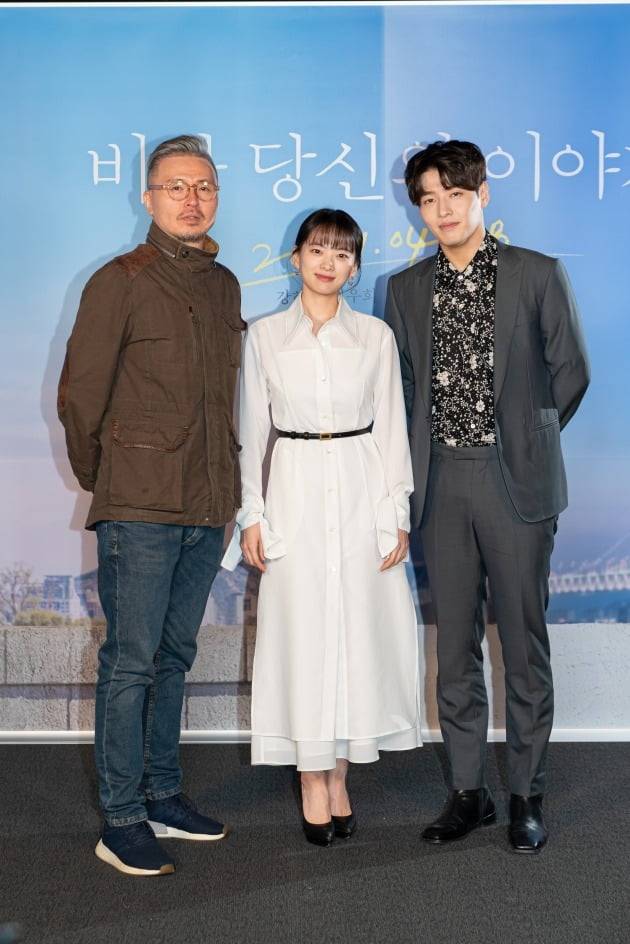 조진모 감독(왼쪽부터), 배우 천우희, 강하늘이 20일 진행된 영화 '비와 당신의 이야기' 언론시사회에 참석했다. / 사진제공=키다리이엔티, 소니 픽쳐스