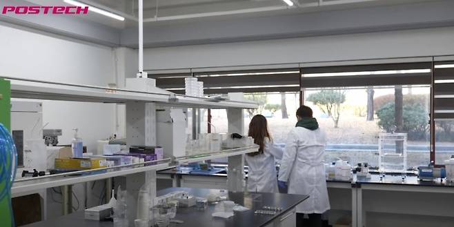 극한구조역학연구실은 구조물이나 소재에 힘이 가해질 때 발생하는 변형에 대해 이해하고 활용하는데 중점을 둔다.