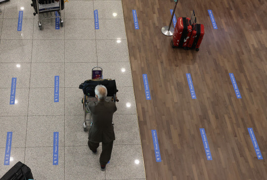 지난 6일 인천국제공항 입국장. <연합뉴스>