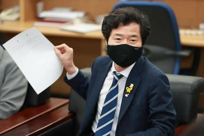 김승환 전북교육감이 22일 기자간담회한 사진을 자신의 페이스북에 올렸다.