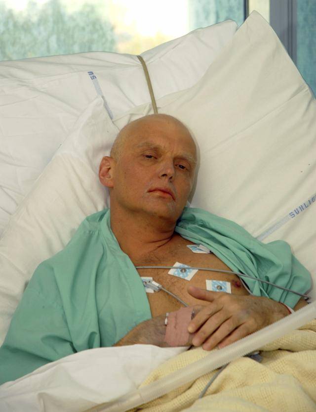 2006년 암살 당한 것으로 알려진 러시아 전 정보요원 알렉산드르 리트비넨코. 사망 직전 촬영된 사진을 봐도 병색이 완연하다. 로이터 연합뉴스