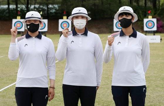 도쿄올림픽행을 확정지은 강채영, 장민희, 안산(왼쪽부터). [연합뉴스]