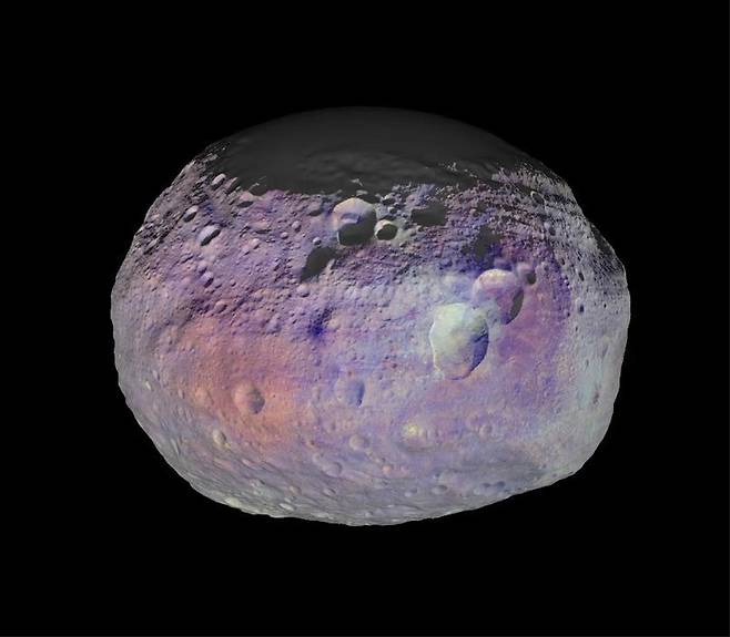 태양계에서 두 번째로 큰 소행성 '베스타'(Vesta) 미국항공우주국(NASA) 소행성 탐사선 '돈'(Dawn)호가 촬영한 소행성 '베스타'(Vesta). 구성 광물의 다양성을 표현하기 위해 컬러 처리한 모습. [NASA/JPL-Caltech/UCLA/MPS/DLR/IDA/PSI 제공. 재판매 및 DB 금지]