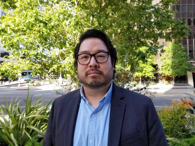 자유조선에서 활동했던 크리스토퍼 안이 지난 20일(현지시간) 미국 로스앤젤레스(LA)에서 국민일보와 단독 인터뷰를 마친 이후 LA 시내에서 사진 촬영에 응했다.