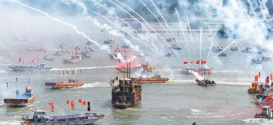 2017년 9월 전남 울돌목에서 열린 명량해전 행사. 프리랜서 장정필