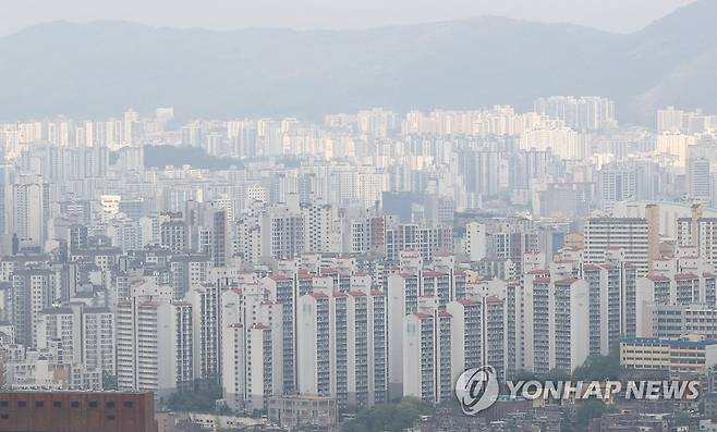서울 남산에서 바라본 서울 시내의 아파트 단지 모습 [연합뉴스 자료사진]