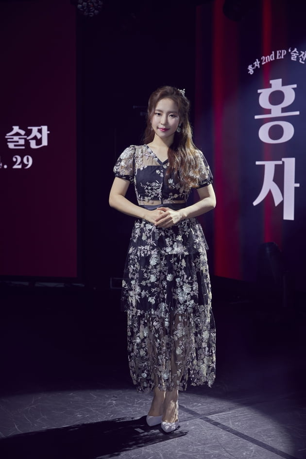 가수 홍자 /사진 = 미스틱스토리 제공