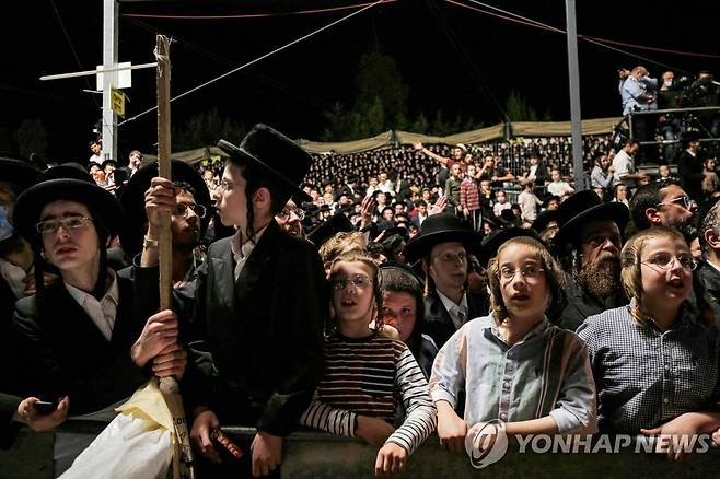 메론산에 모여 종교 축제하는 유대인들 [AFP=연합뉴스]