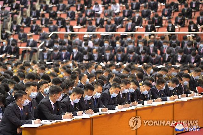 북한, '청년동맹' 제10차 대회 참가자들 위한 강습 진행 (평양 조선중앙통신=연합뉴스) 북한 '청년동맹' 제10차 대회 참가자들을 위한 강습이 지난 달 30일 평양에서 진행됐다고 조선중앙통신이 1일 보도했다. 2021.5.1       [국내에서만 사용가능. 재배포 금지. For Use Only in the Republic of Korea. No Redistribution] nkphoto@yna.co.kr