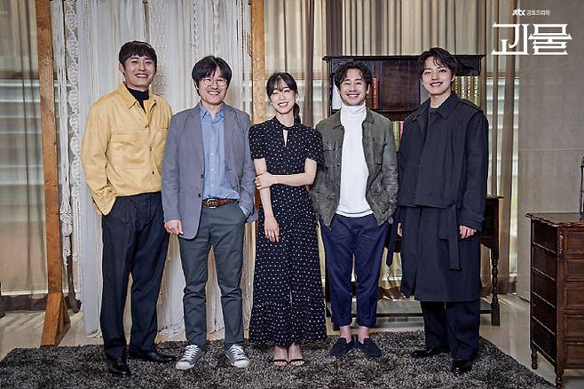 최대훈(왼쪽부터) 이규회 최성은 신하균 여진구(사진=JTBC)