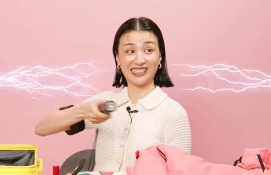 '박하선의 인생 꿀템, 뷰티템을 공개합니다' 유튜브 영상 갈무리 © 뉴스1