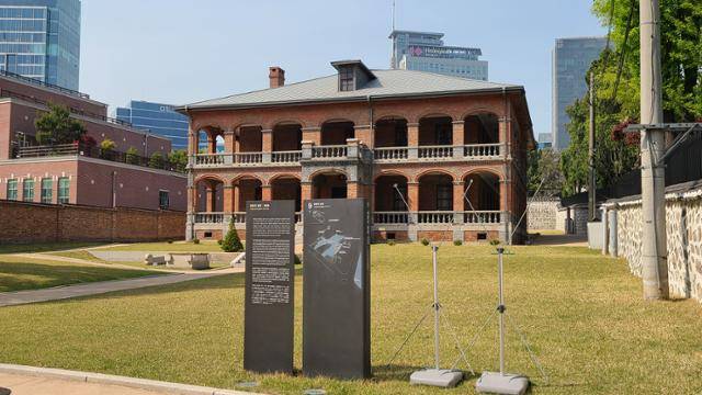 서울 서대문구 독도체험관에서 도보 13분 거리에 위치해 있는 중명전. 한일의정서와 을사늑약이 체결된 곳이다. 이유지 기자