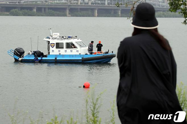 한밤중 서울 반포한강공원에서 잠들었다가 실종된 대학생 손 씨가 지난달 30일 오후 서울 반포한강공원 인근에서 숨진채 발견됐다. /사진=뉴스1