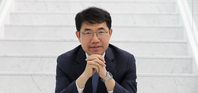 오종한 법무법인 세종 대표는 소통과 인재영입이 로펌의 경쟁력을 결정하는 요소라고 강조한다./남강호 기자