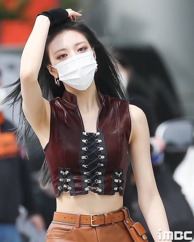 Itzy Yuna Distribut 13 Received With Beautiful Looks