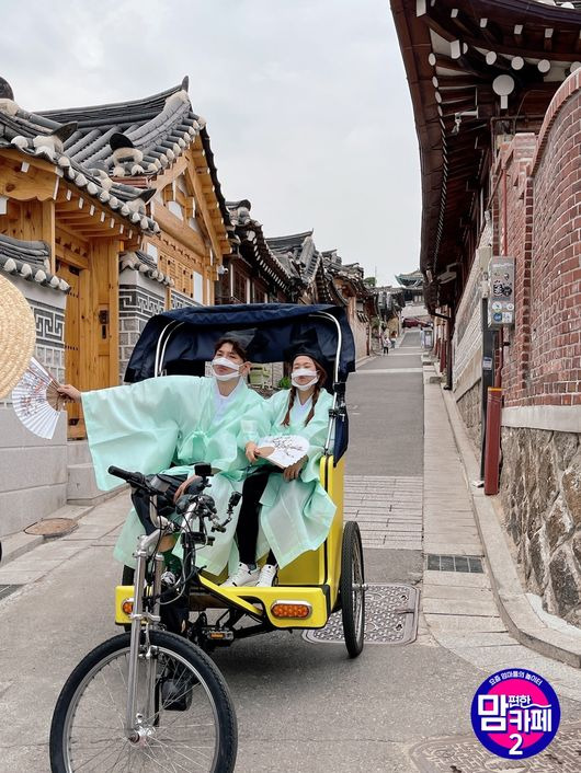 Season2 s new Mammy Cafe gives a more deep smile and empathy.The Tcast E channel s Easy Cafe - season 2, which will be broadcasted on the 24th, will be re-breathed by Lee Dong-gook, Jang Yun-jeong, Hong Hyon-hee, Choi Hee and Bae Yoon Jin, who have been hot for the first season.In addition, various points that were not seen in season 1 wait for mams.Every time, big special guests are waiting. The beginning is the husbands of the members of Mam Cafe.Jang President Jang Yun-jeongs husband Do Kyoung-wan and Hong Hyon-hees husband Jason appear to reveal the daily life of more colorful and realistic mothers.You can get a glimpse of the couples chemistry of Cafe - season 2 which is not open to any entertainment.Talktime is armed with a more powerful laugh: the conversations we share in the studio while watching the casts daily VCRs in the first season were another fun point.The mischievous comments of Jang Yun-jeong, Hong Hyon-hee and the frank conversations without any hesitation for Odintsovo MC Lee Dong-gook also follow in the new season.The show will also add professional advice as well as flashing solutions to the troubles.Outside the studio, the collaboration of members of the MamCafe is activated.Bae Yoon Jing, who is about to give birth, goes to Choi Hee, a senior Odintsovo mother, and takes care of Choi Hees daughter and prepares for childcare.Odintsovo Mom Choi Hee, who is still clumsy, and Bae Yoon Jing, a fearful mother of childcare, are expected to raise sympathy among viewers.The new season will reveal the stories that have not been conveyed by the more sophisticated members, said Jae Young Jae CP, a comfortable Cafe CP. As the five-member system is reorganized, more in-depth episodes will be unfolded.Mammy Cafe shows the daily life of stars in each field and conveys honey tips that help real life such as laughter and childcare.In fact, the broadcast reviews were poured out in the Mam Cafe, and related videos were over 1 million views and received hot attention.Mammy Cafe - season 2 will be broadcasted on Tcast E channel at 8:50 pm on the 24th and can be watched on Netflix.Prior to this, you can get real-time news on the official Instagram and YouTube E channels.