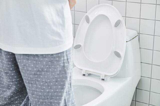 소변이 탁하다면, 먹은 음식 때문일 가능성이 크다. 요로감염증, 사구체염 등의 질환에 의한 것일 수도 있기에 걱정이 된다면 소변 검사를 받아보길 권한다./사진=클립아트코리아