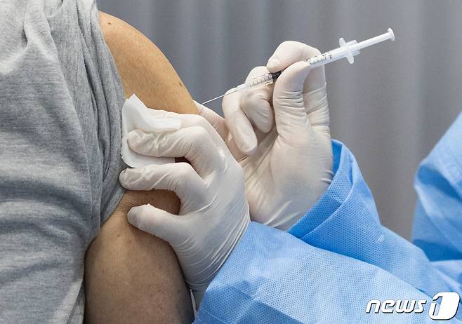 백신 접종 자료사진(사진은 기사 내용과 무관함). / 뉴스1 ©News1