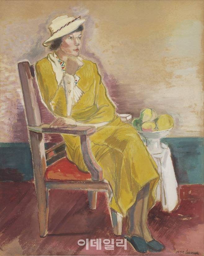 아내를 모델로 삼아 그린 이인성의 대표작 ‘노란 옷을 입은 여인상’(1934·종이에 수채·75×60㎝). 이인성의 부인은 일본에서 패션을 전공한 ‘신여성’이었다(사진=대구미술관).